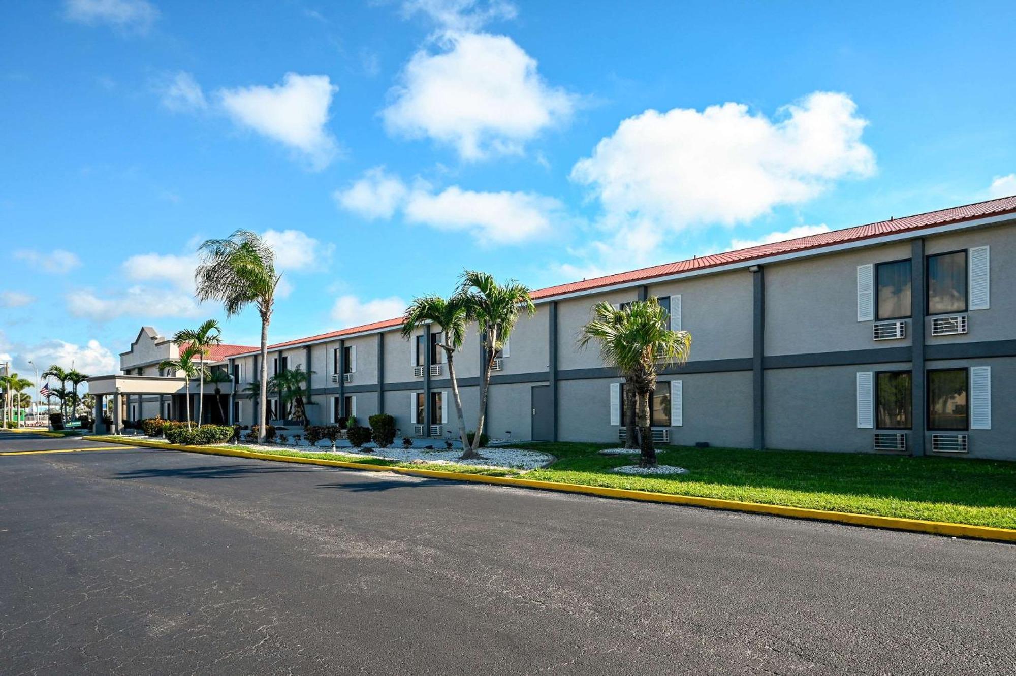 Quality Inn Fort Myers - Cape Coral Exteriör bild